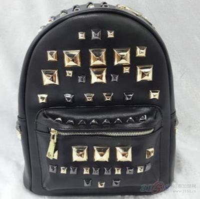 真皮雙肩包女款 牛皮韓版中小號多功能鉚釘雙肩包 流行爆款女包_四川魅力百分百皮具_產(chǎn)品展示-3158企業(yè)招商