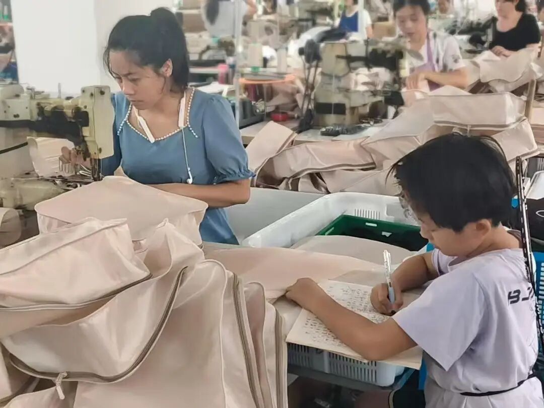 從人大應用經濟視角看箱包銷售 市場、策略與消費趨勢分析